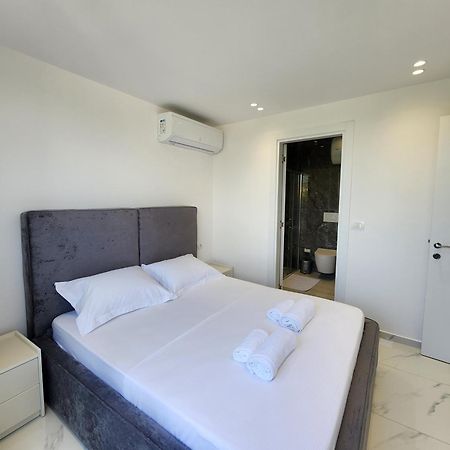 Penthouse With A City View Tirana Exterior photo