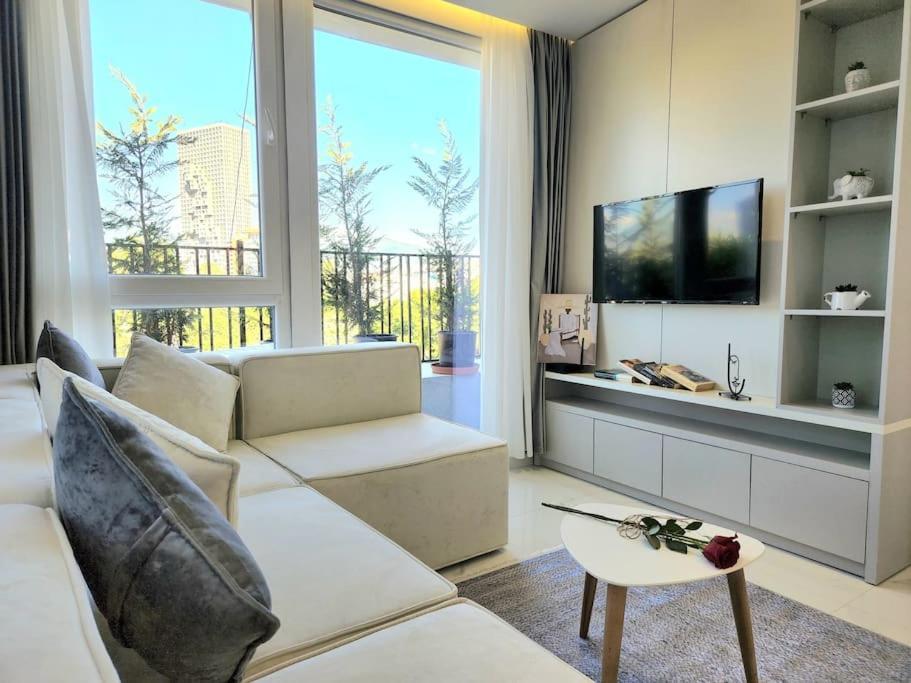 Penthouse With A City View Tirana Exterior photo