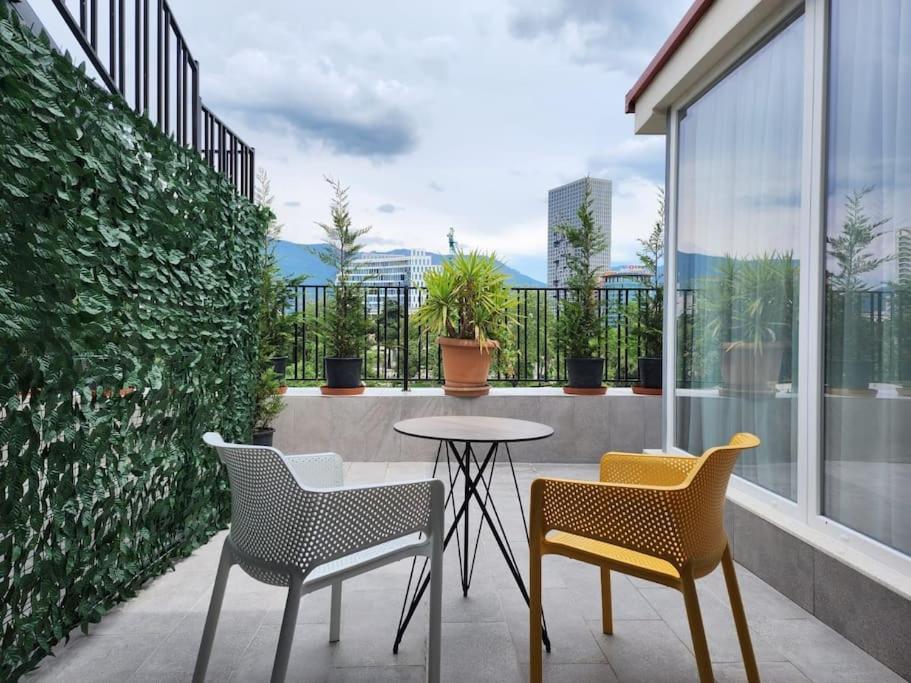 Penthouse With A City View Tirana Exterior photo
