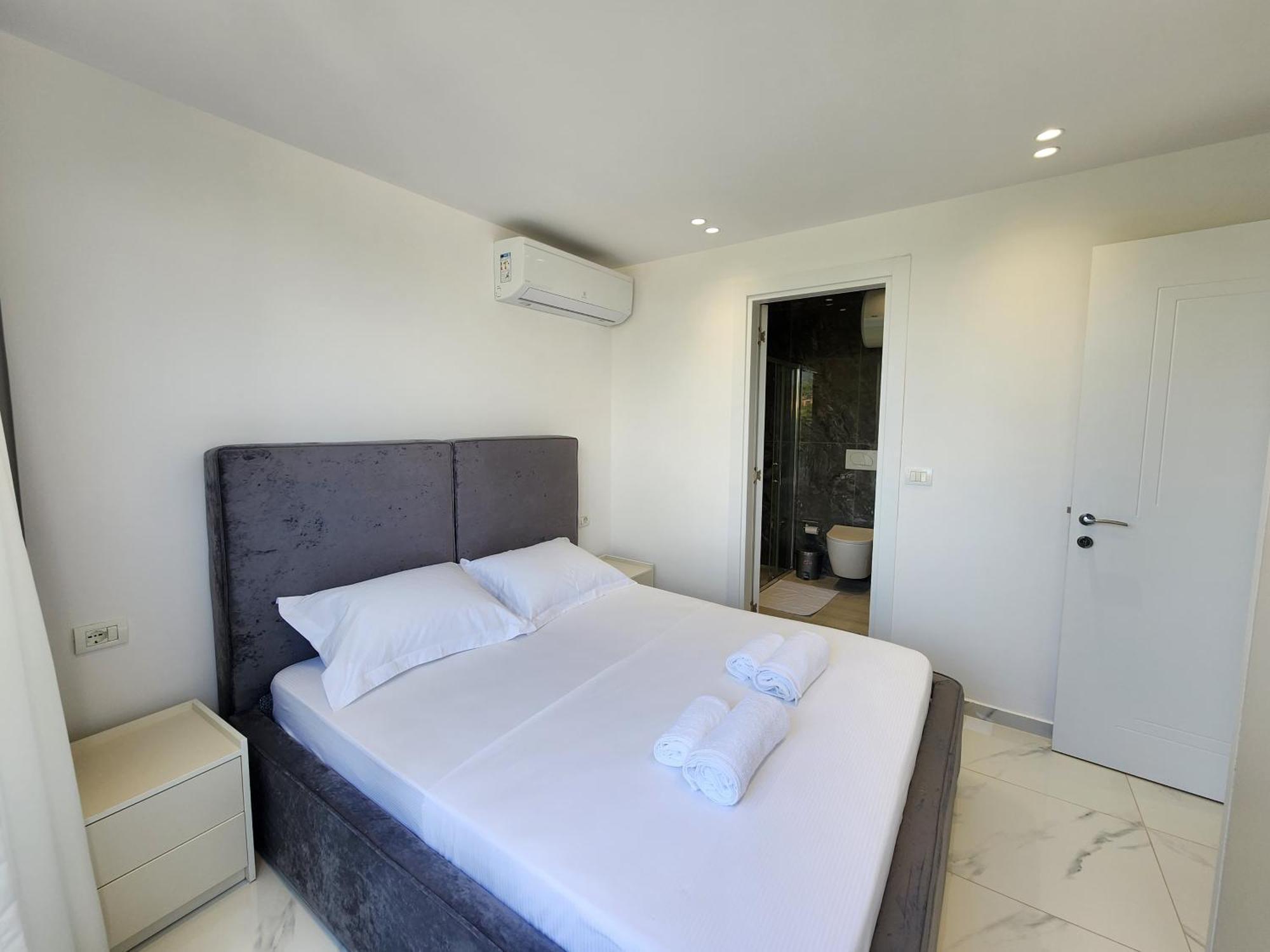 Penthouse With A City View Tirana Exterior photo