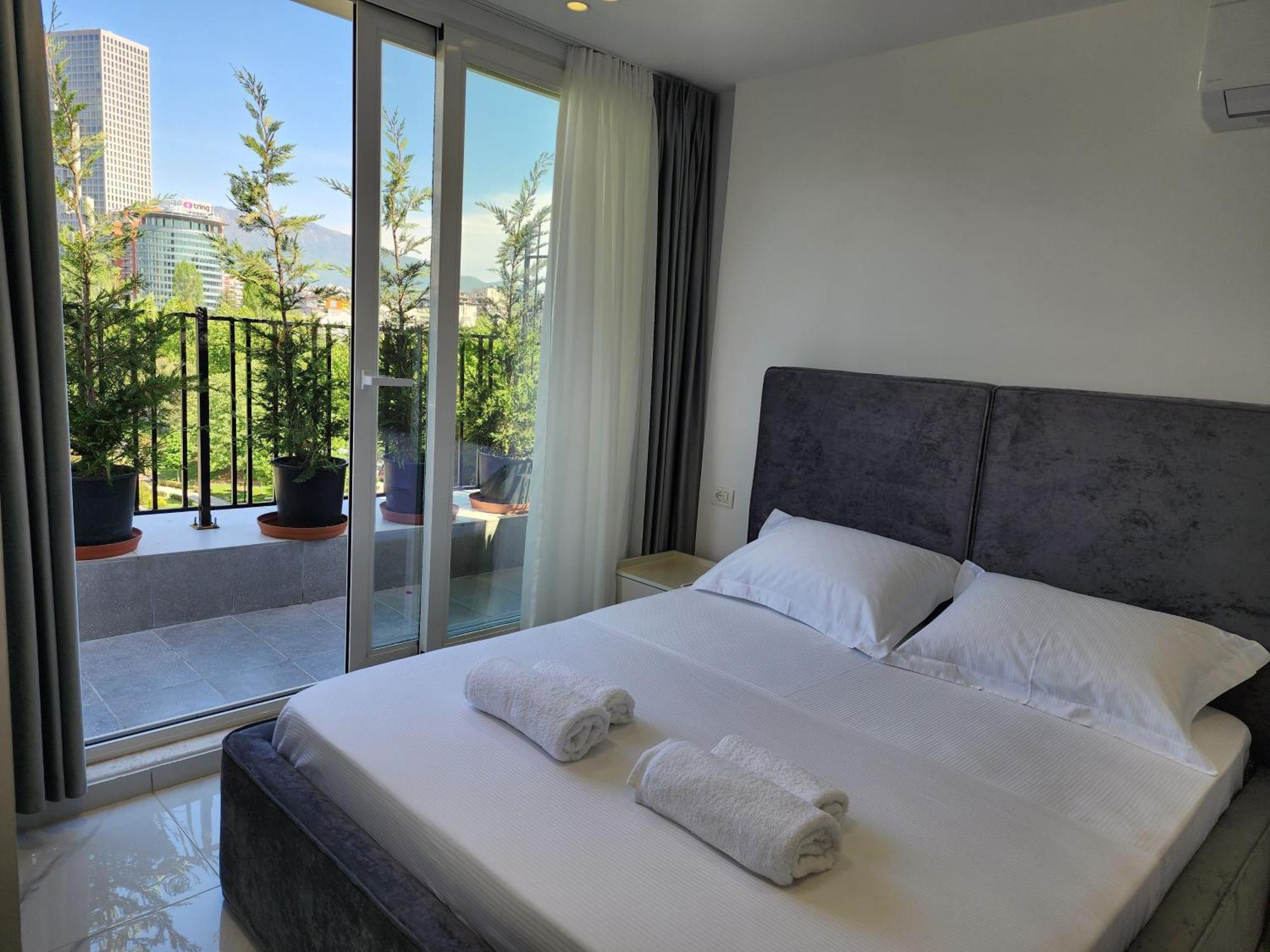 Penthouse With A City View Tirana Exterior photo